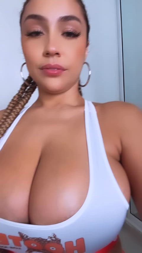 She want us to goon to her tit - free porn video
