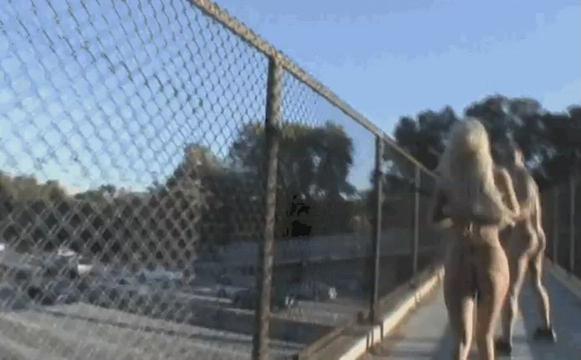 Waving To The Cars While Getting Banged - free porn video