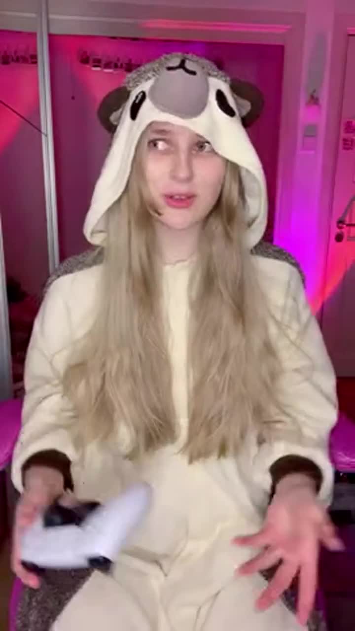 UwU - free porn video