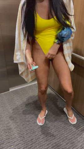 I want someone to control vibrating panties on me in public 😍 - free porn video
