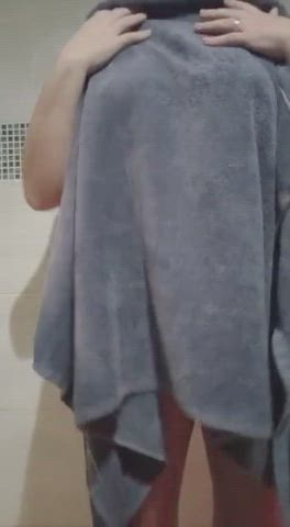 Are you spying me in the bathroom?? - free porn video