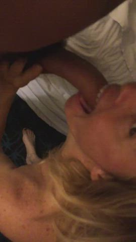 Sensual head from a happy milf - free porn video