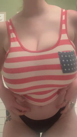 Perfect tits to use for gooning 😍 - free porn video