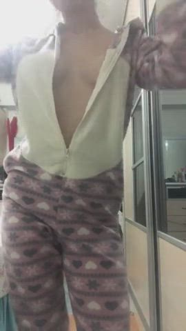 Better off without her PJ's - free porn video