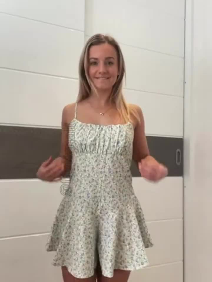 I like my dress better off.. - free porn video