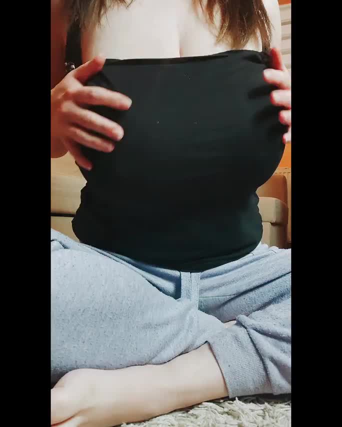 These tiddies love to be cared for 👅 - free porn video