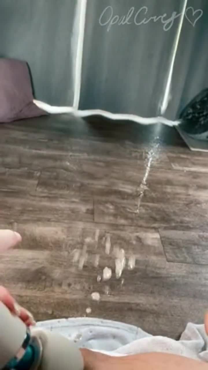 Spraying fountains and making a puddle thanks to my hitachi - free porn video