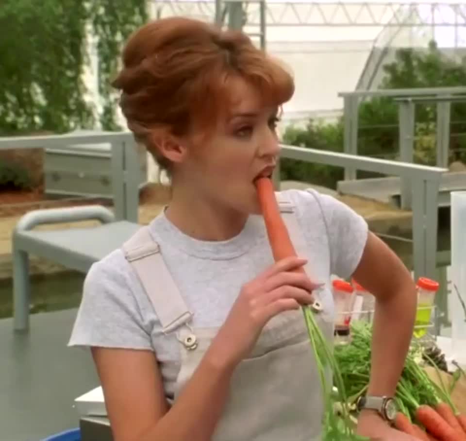 Kylie Minogue and a lucky carrot in "Bio-Dome" (1996) - free porn video