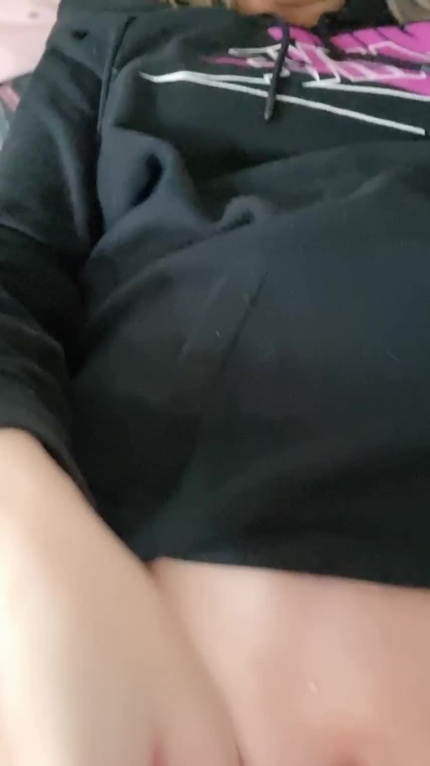 My milf pussy is juicy and tastes amazing! - free porn video