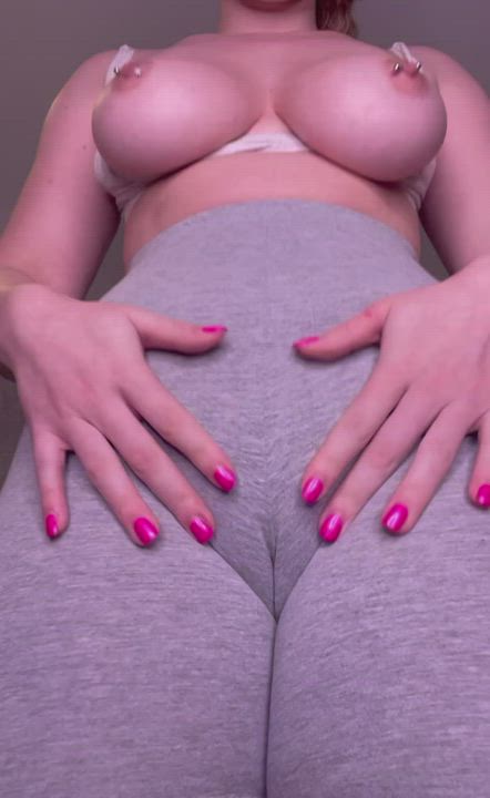 I hope my tits and camel toe make your dick throb - free porn video