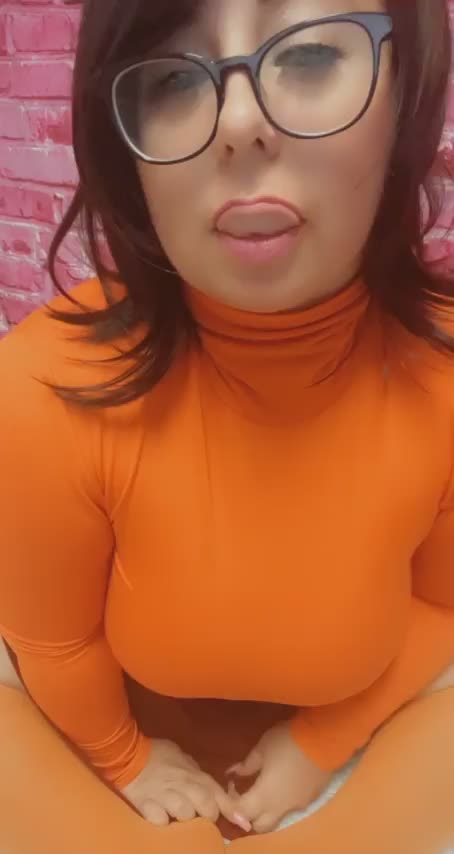 Is she pretty? - free porn video