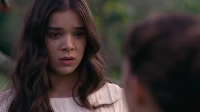 Would love to make out with Hailee Steinfeld like this - free porn video