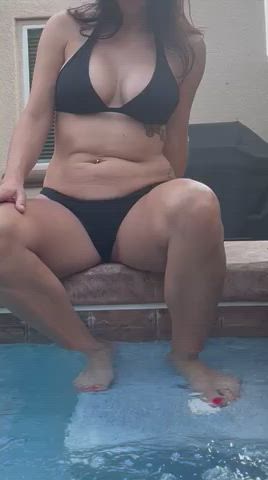 F44 slipping my bikini bottoms to the side - free porn video