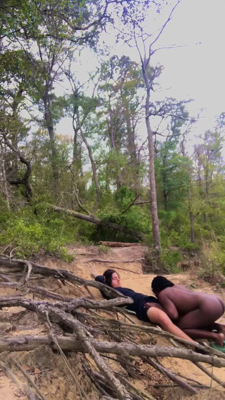 Just chillin out here, u? - free porn video