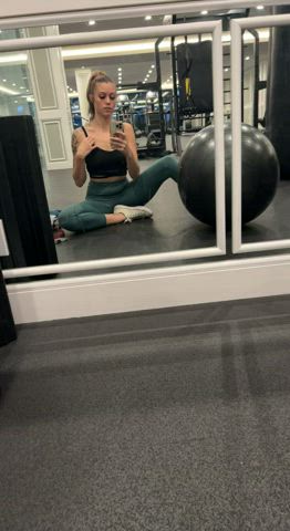 The gym always has the best mirrors [gif] - free porn video