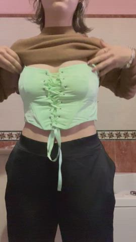 Naturals bounce so good ;) - free porn video