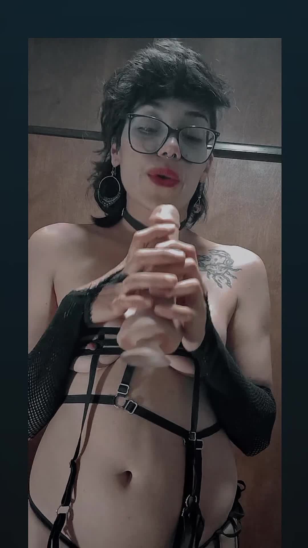 do you want me to suck you? - free porn video