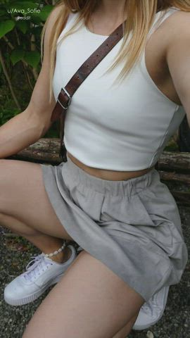 Just me being a slutty teen at the botanical garden 🙊 - free porn video