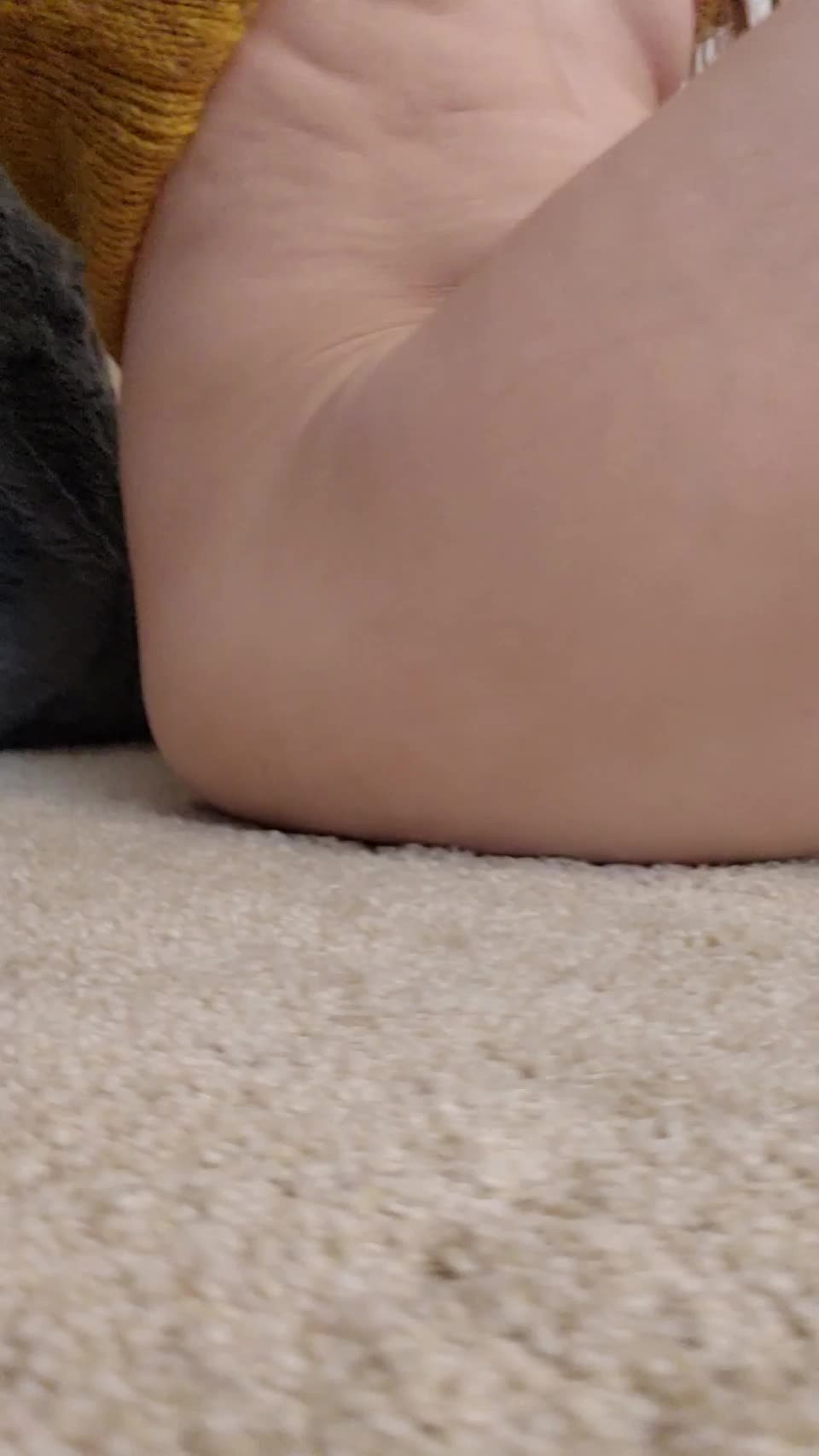 So cold, I wish I had someone to warm me up! - free porn video