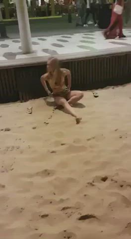 Taking Her Panties off and Jilling as Families Walk mre Meter Away From Her - free porn video