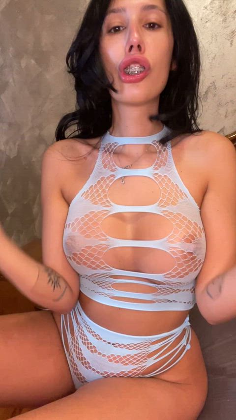 19 and looking for a fun time - free porn video