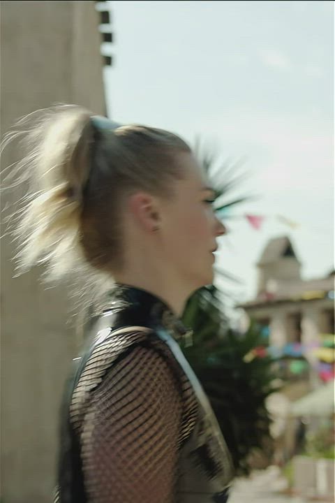 January Jones - free porn video