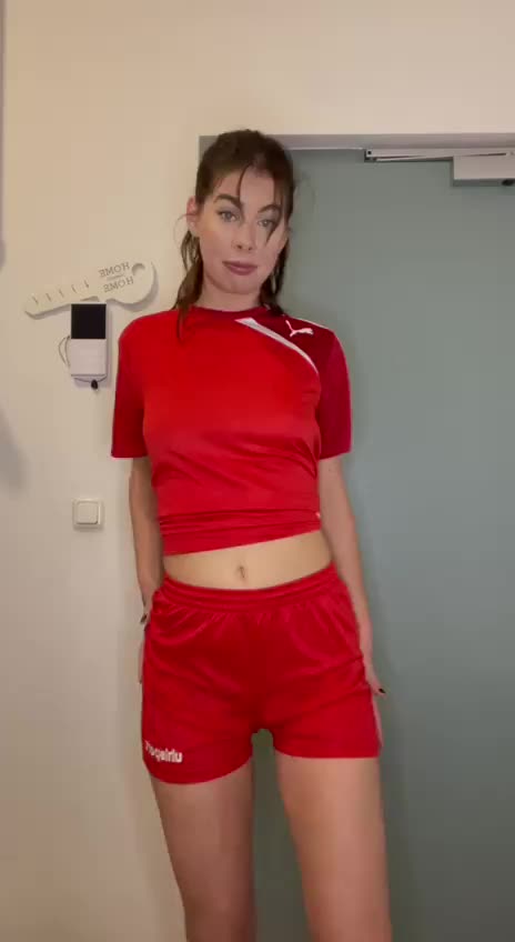 Literally my first ass flash 🙈❤️ - free porn video