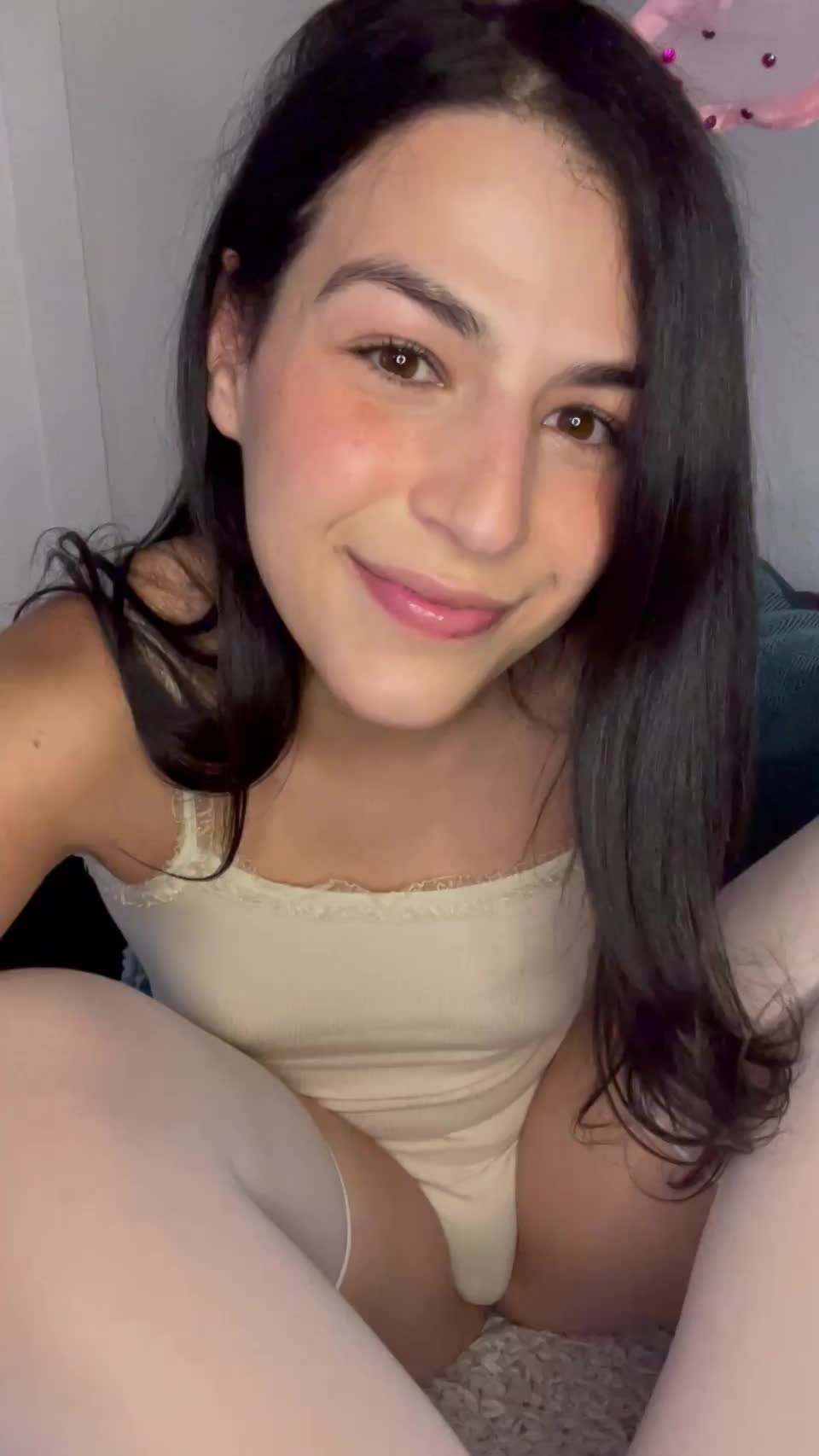 Naughty bunny wants to know what being cummed in feels like! :3 - free porn video