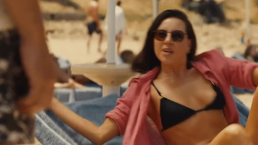 Aubrey Plaza - Bikini-Nipslip - 'The White Lotus' (2022) - free porn video