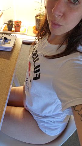 This babe with a good face wants to submit you - free porn video