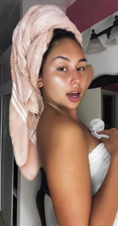 It honestly turns me on that strangers see this 🙈 - free porn video