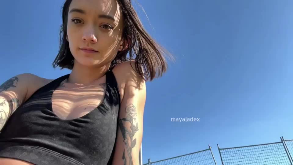 quick flash on this beautiful day before my work out - free porn video