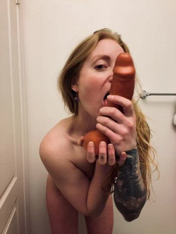 worshipping this big bronze cock - free porn video