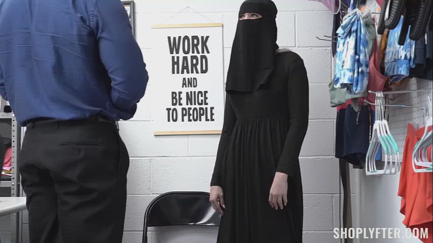 Hijab Thief Delilah Day Shoplifting - free porn video