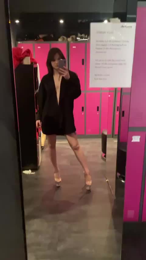 I just love smiling and showing off my petite body for you :) - free porn video