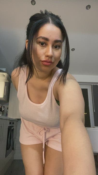 I can't seem to find a good guy to fall in love to :( Am I that ugly?... - free porn video