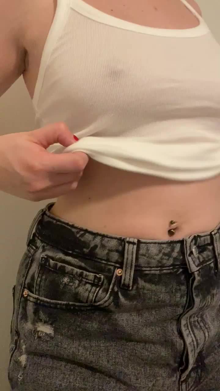 Little bounces 😃 - free porn video