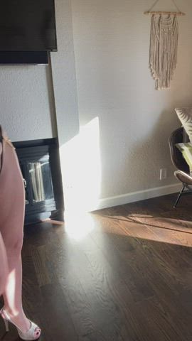 I'm already a mom, so you know I'm fertile... 😏 - free porn video