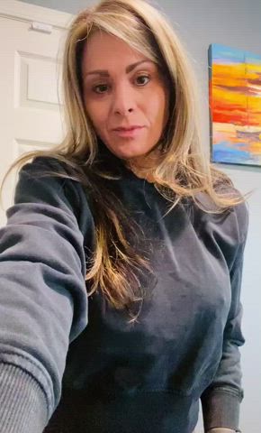 Momma's nips are so hard this morning! Definitely need to be sucked. 39yo w 3 kids - free porn video