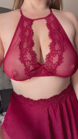 My big naturals are so soft and fun to play with! - free porn video