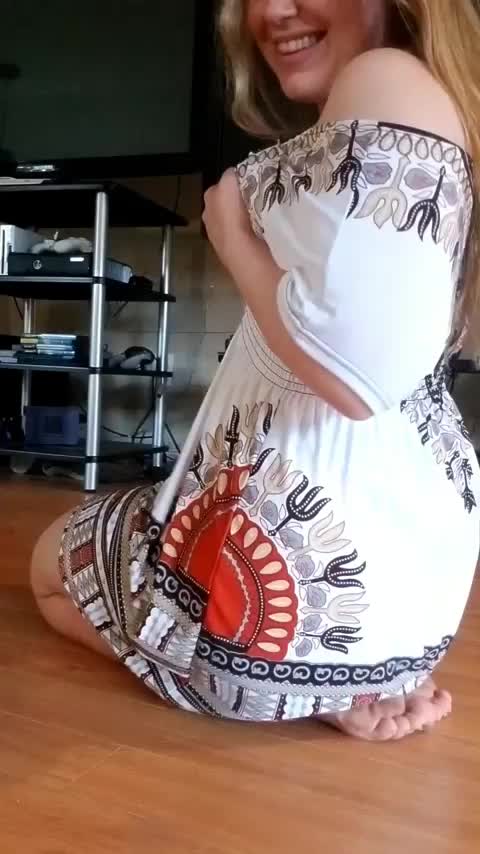 The curvy gamer next door wants you to come over - free porn video