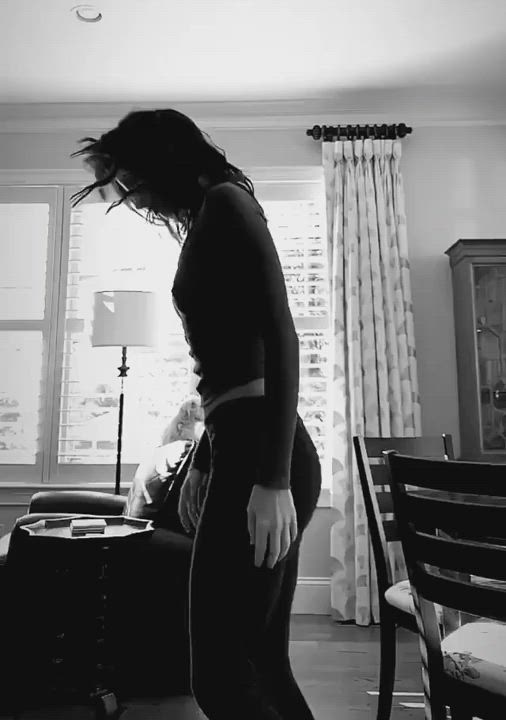 Ana de Armas bouncing around - free porn video