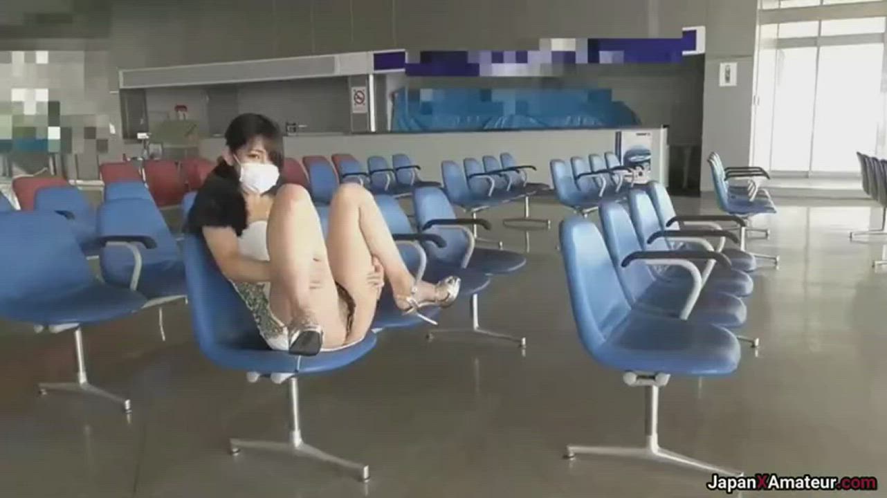 Amateur Japanese Girl Getting Fucked At A Bus Terminal - free porn video