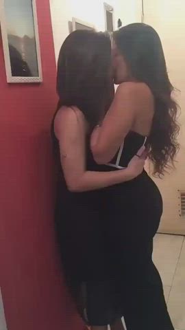 Friends having fun - free porn video
