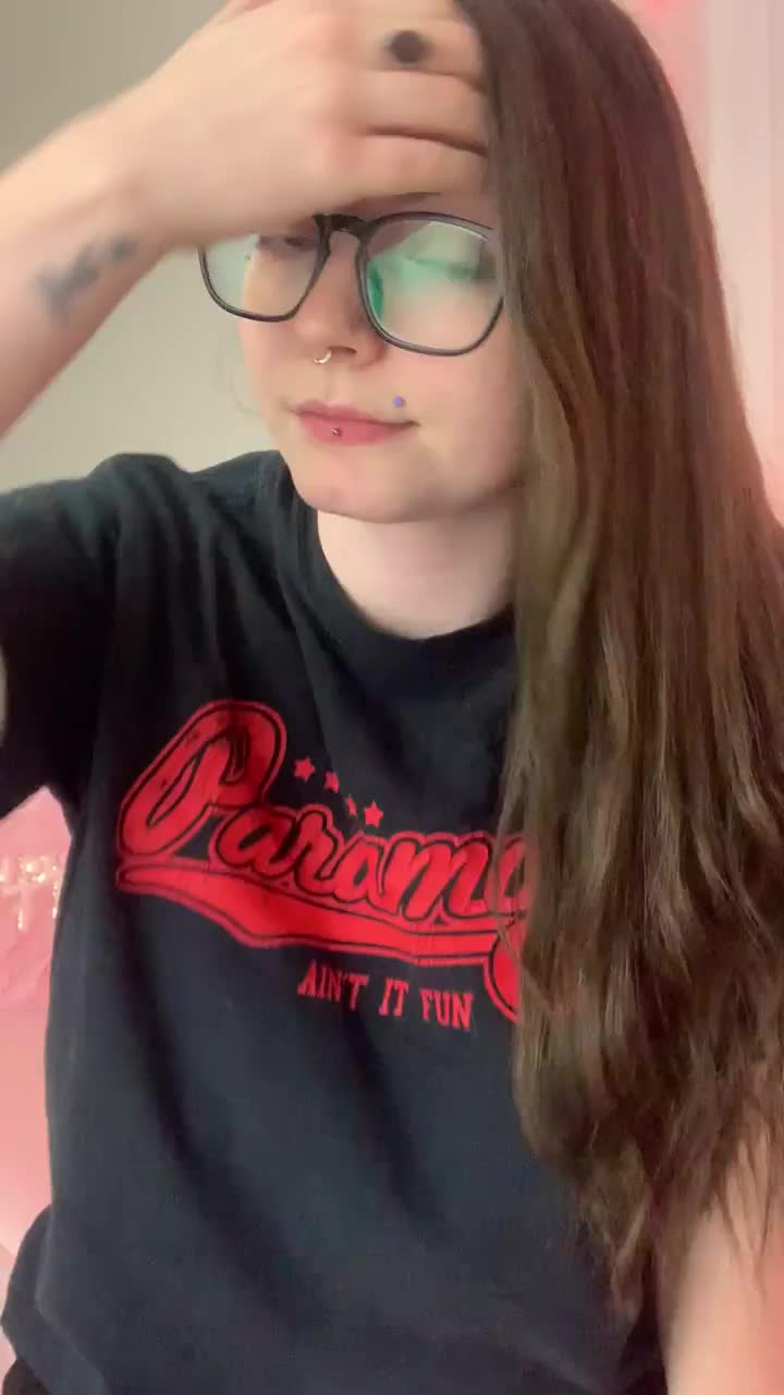 a slow reveal and bounce. Can I make you hard? - free porn video