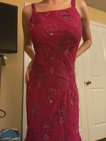lifting my dress just a bit 🥰 - free porn video