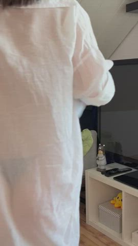 Do you like what’s under my robe? - free porn video