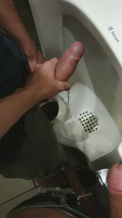 Good buds are always ready to help - free porn video