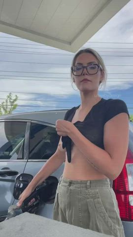 the gas station attendant didn’t mind… so I let him stare till the next car pulled up [GIF] - free porn video