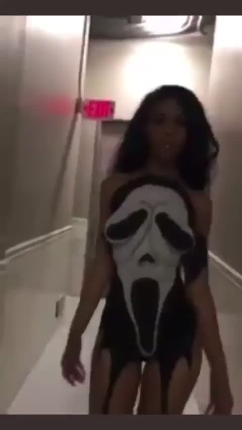 Looks like I got the wrong Scream movie - free porn video